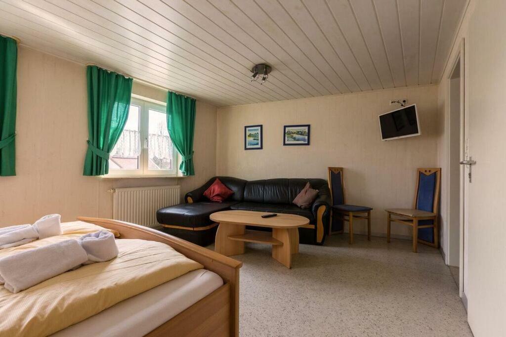 Pension Goldene Mitte Groß-Zimmern 외부 사진